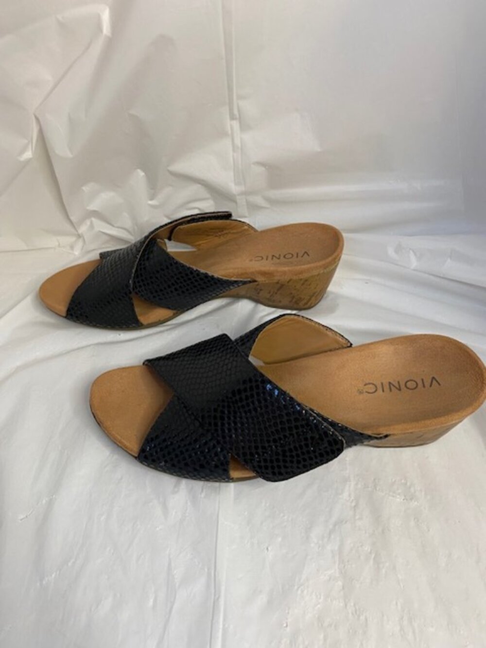 VIONIC Leticia Wedge lizard-embossed Leather Sandals in Black, Women's size 8 - Picture 4 of 6
